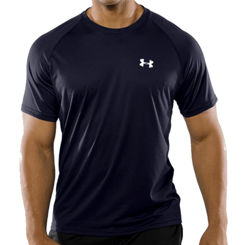 Quần áo thể thao tại Under Armour có sự kết hợp giữa thời trang và thể thao, đem lại cảm giác tự tin cho người mặc 