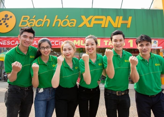 Hình ảnh đồng phục nhân viên bán hàng bách hoá xanh