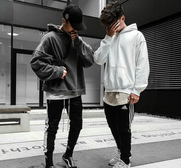 Phong cách trẻ trung thời thượng với áo hoodie