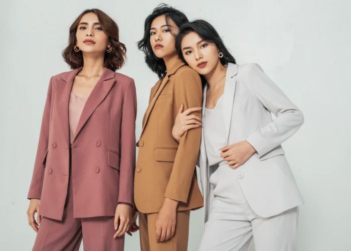 Phong cách thời trang nơi công sở sang trọng với áo vest, blazer