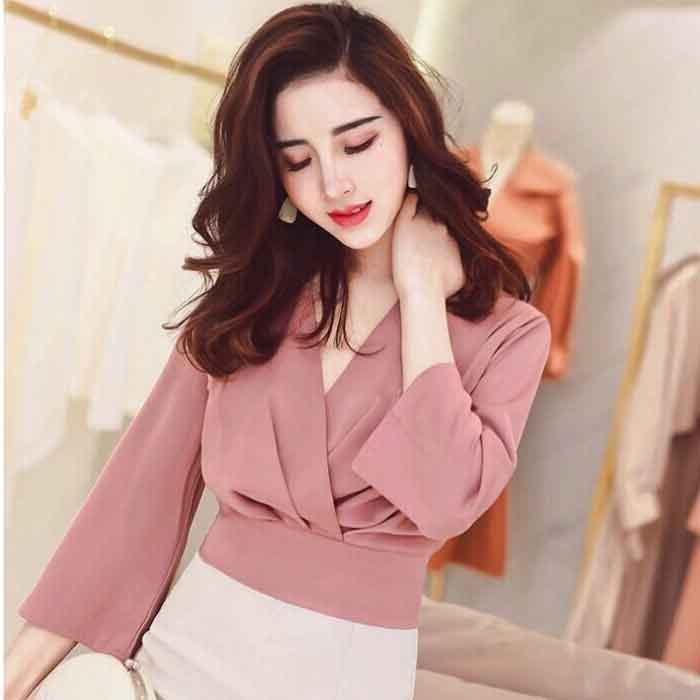 Áo croptop hồng nhạt sang chảnh