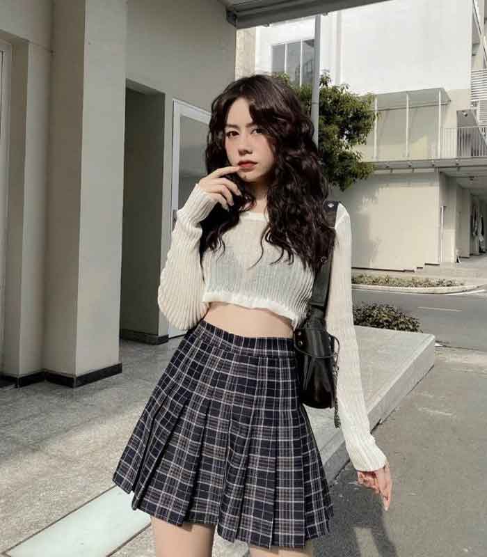 Phối croptop với chân váy xoè phong cách nhẹ nhàng hiền dịu