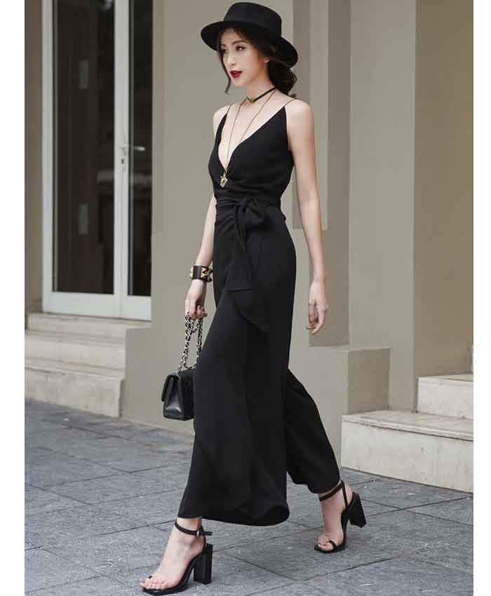 Mẫu JUMPSUIT đen cực quyến rũ