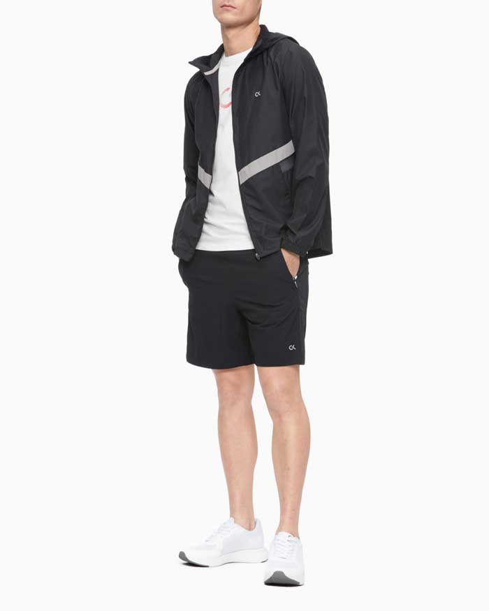 Quần short thể thao mặc kèm áo jacket