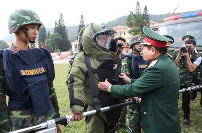 Đồ bảo hộ cho lính đặc công thực hiện các nhiệm độ khó cao, nguy hiểm