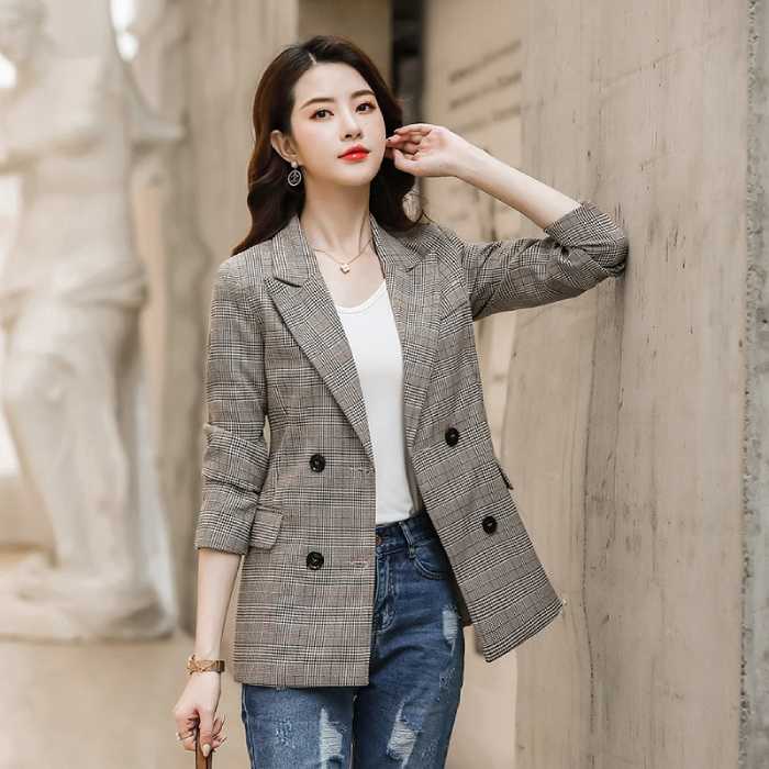 Mix đồ đẹp, trẻ trung với áo khoác blazer sọc caro trắng nâu xám