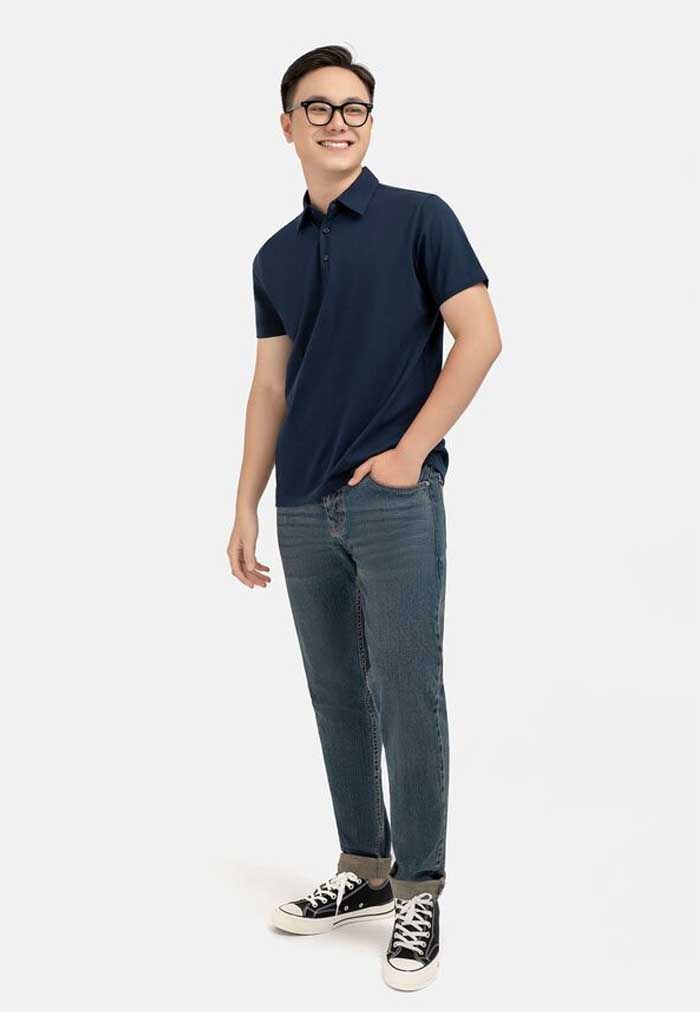 Kết hợp áo polo trơn cùng quần jeans