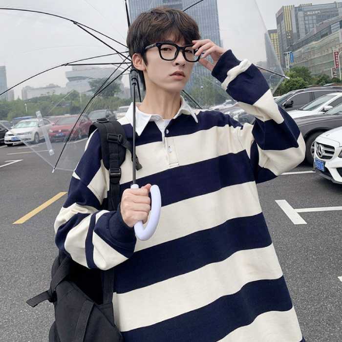 Mẫu áo sweater sọc ngang tươi trẻ với màu sắc hài hòa