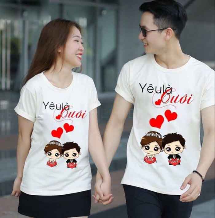 Áo thun couple có họa tiết chibi dễ thương cùng câu nói hài hước tạo nên sự đáng yêu