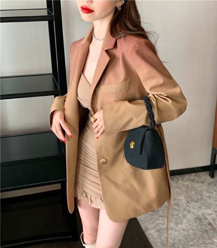 Cá tính với mẫu áo blazer ombre và váy body cùng màu