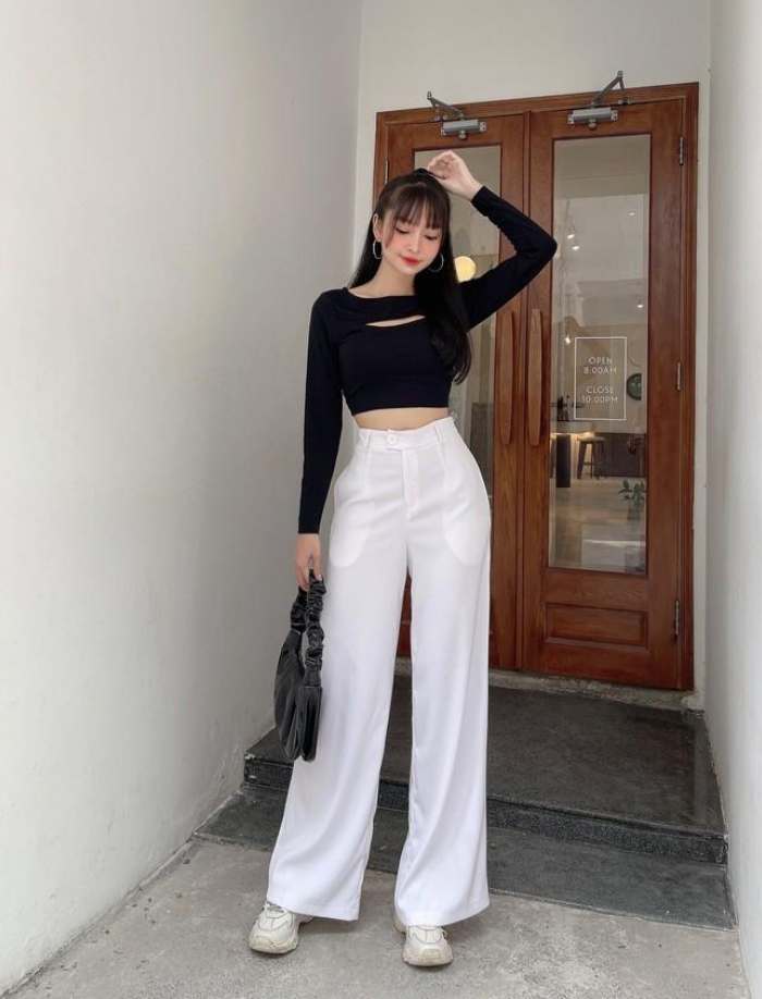 Khoe vòng 2 quyến rũ khi diện áo croptop dài tay