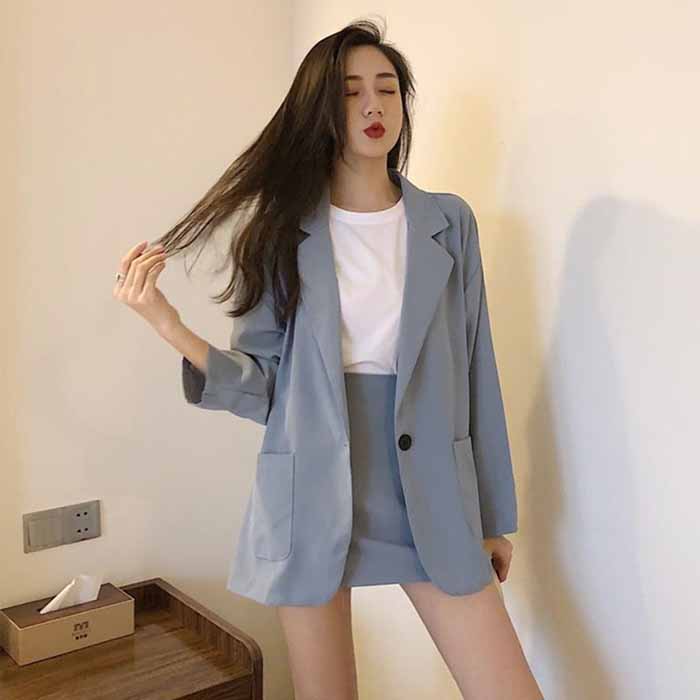 Bộ blazer đồng gam màu giúp cô nàng toát lên vẻ trẻ trung, năng động