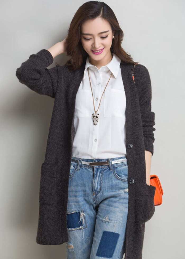 3 items - áo sơ mi, cardigan và quần jeans tạo thành set trang phục mang phong cách Hàn Quốc trẻ trung