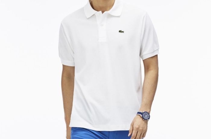 Chiếc polo trắng trơn làm từ vải cá sấu bán chạy nhất hiệu Lacoste