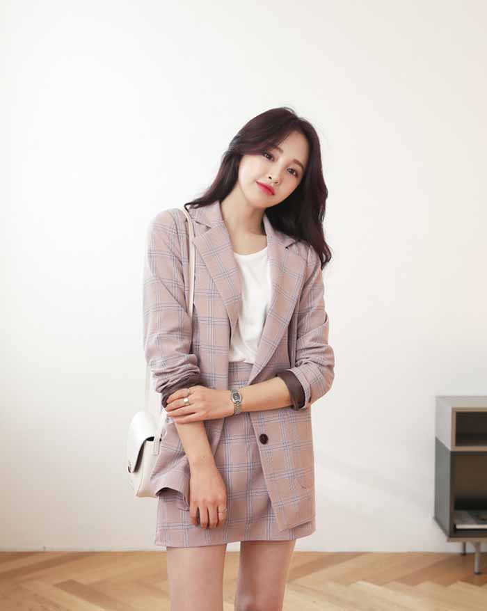 Ngọt ngào với set đồ áo thun cùng bộ blazer mang màu pasal