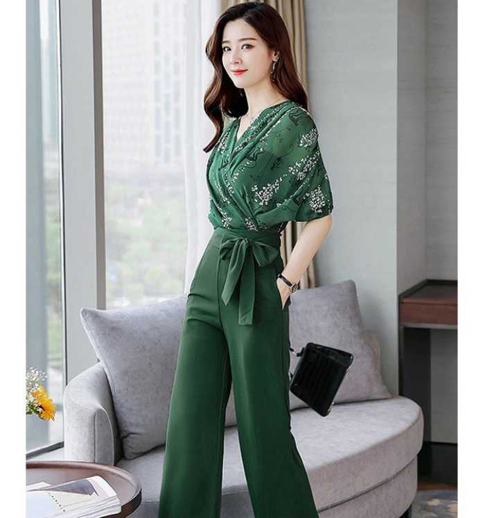 Phối outfit với giày cao gót màu đen sang trọng cho nàng xinh đẹp