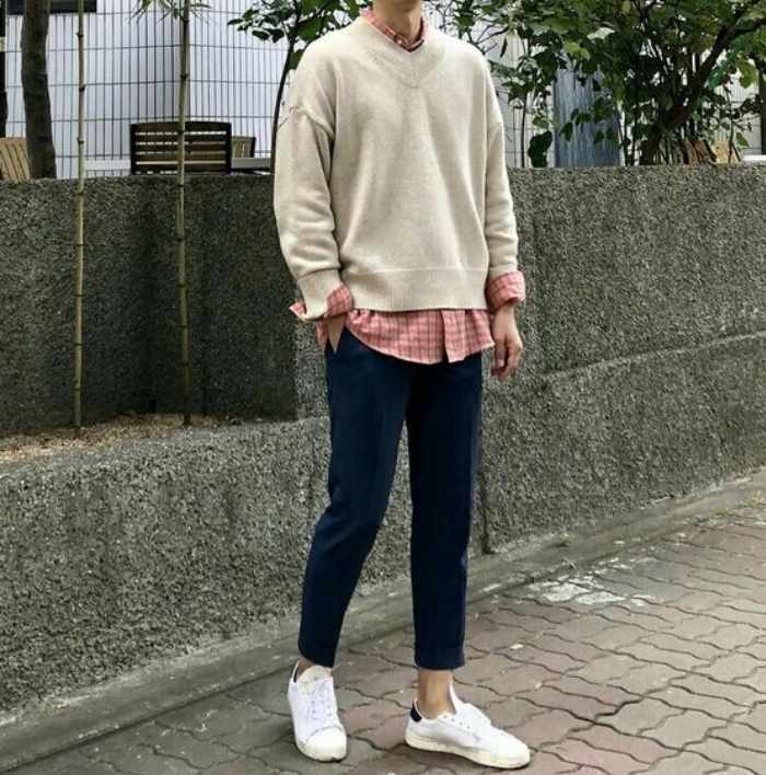 Set đồ yêu thích của các anh chàng theo phong cách nam Hàn - áo sweater, sơ mi và quần âu