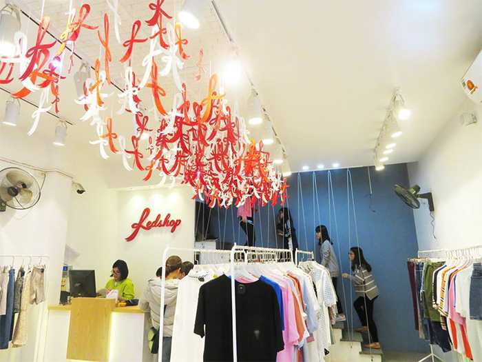 Cửa hàng quần áo nữ Red shop