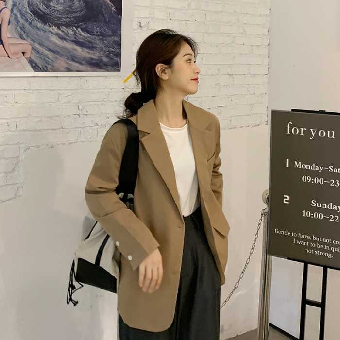 Bộ quần áo công sở khoác blazer chỉn chu