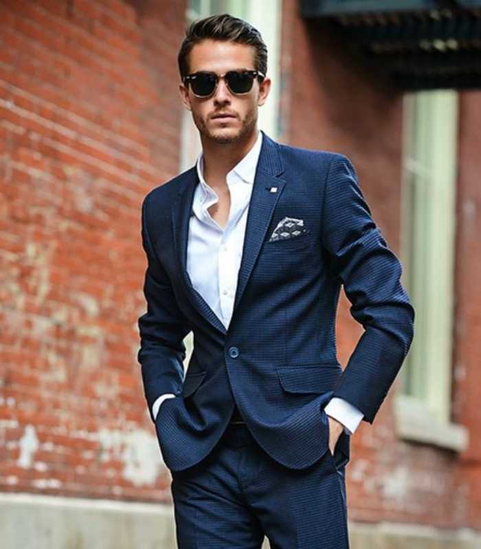 Sơ mi Dress Shirt thường được mặc chung cùng vest hoặc suit