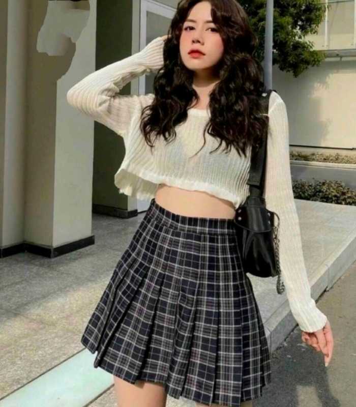 Outfit áo crop top và chân váy chữ A cho nàng lùn ăn gian chiều cao 