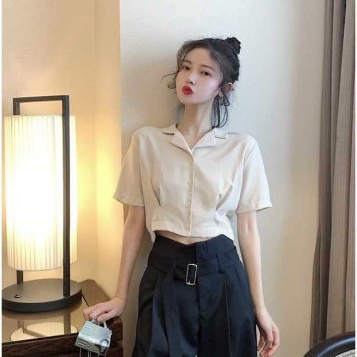 Thời trang công sở tươi trẻ cho nàng với áo sơ mi croptop mix quần tây cạp cao