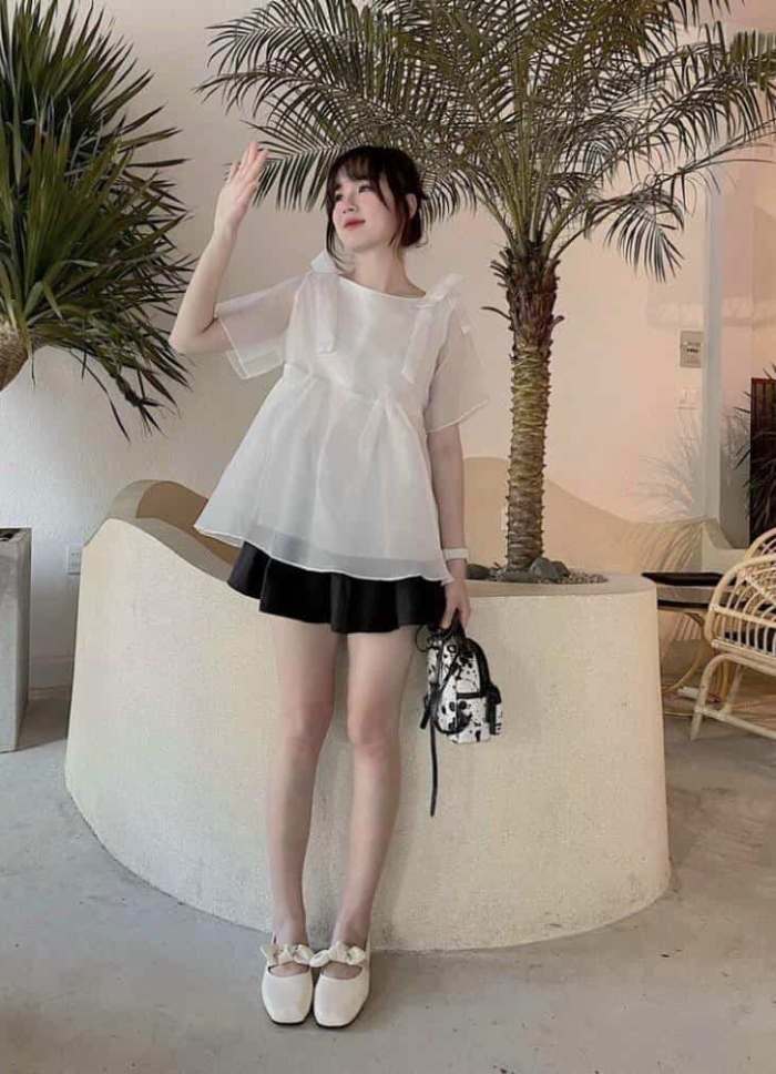 Áo sơ mi kiểu dáng babydoll cùng chân váy xòe - set đồ yêu thích của những cô nàng bánh bèo