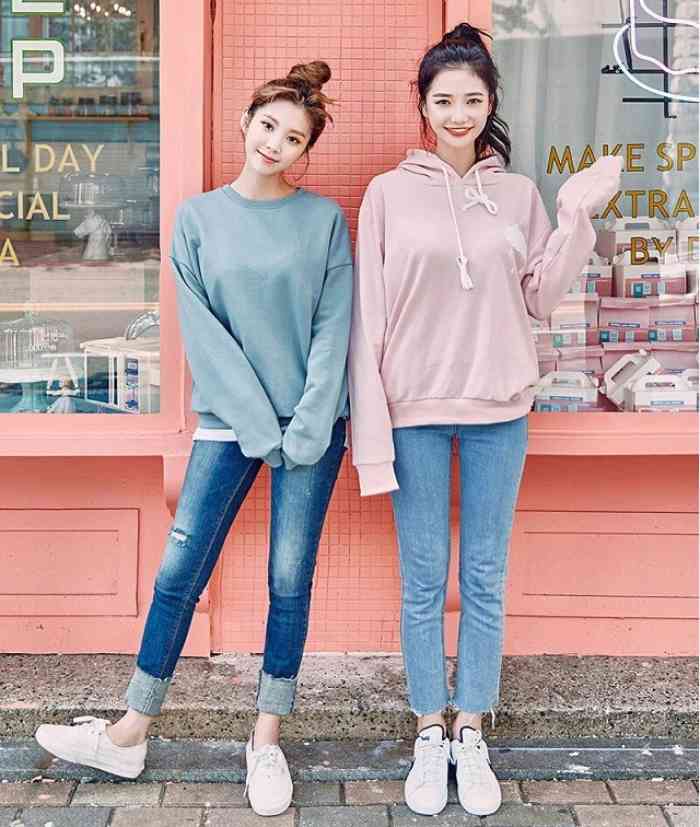 Kiểu áo hoodie bo sát giúp các cô nàng giữ ấm hiệu quả