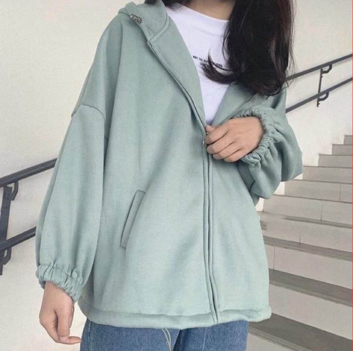 Áo hoodie form cứng giúp chị em giữ dáng tốt hơn