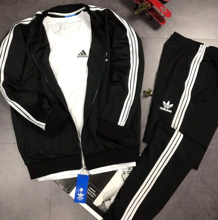 Đường may của trang phục Adidas chính hãng vô cùng chắc chắn và đều đặn