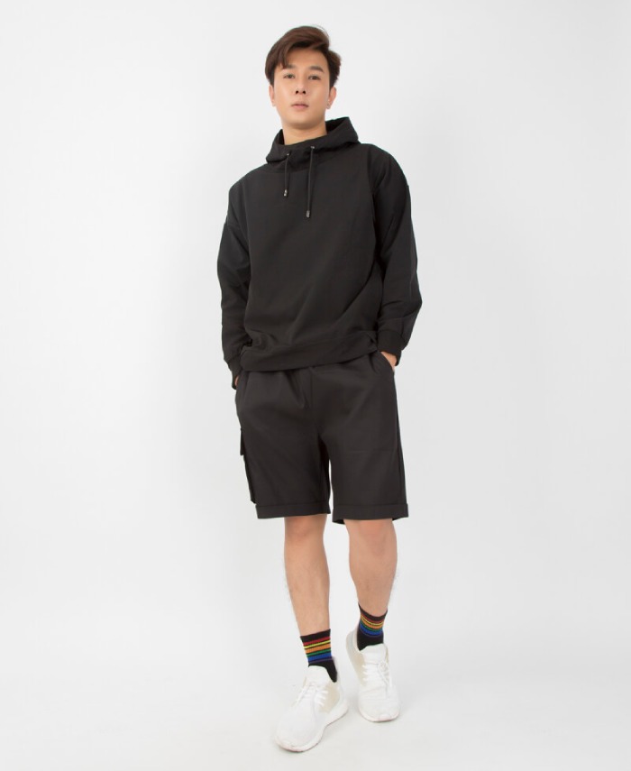 Áo hoodie - item yêu thích của cả nam và nữ trong những ngày đông giá rét