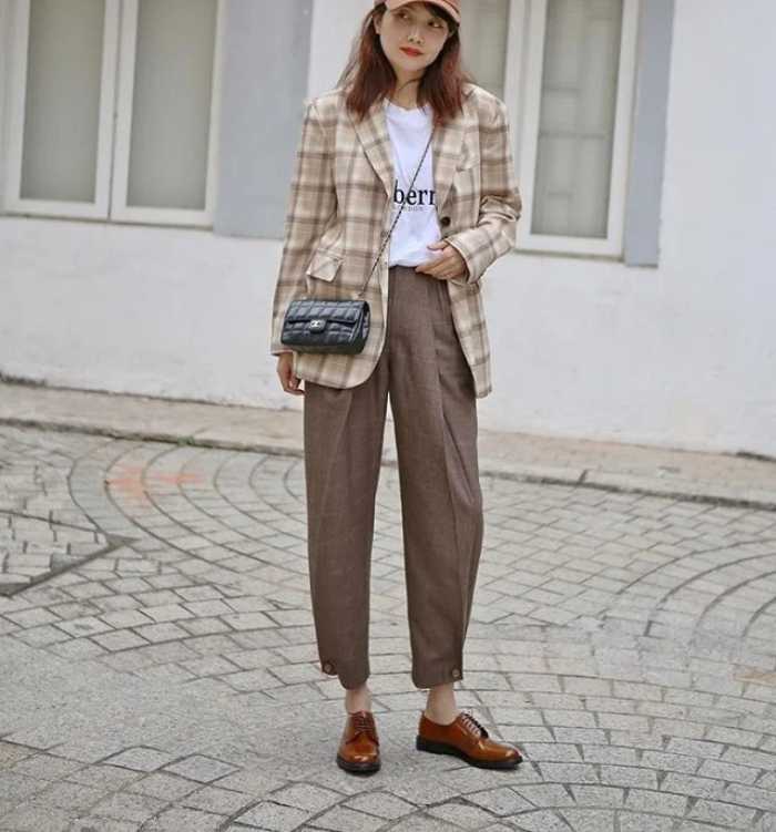 Quần thun baggy cạp cao mix áo blazer sành điệu