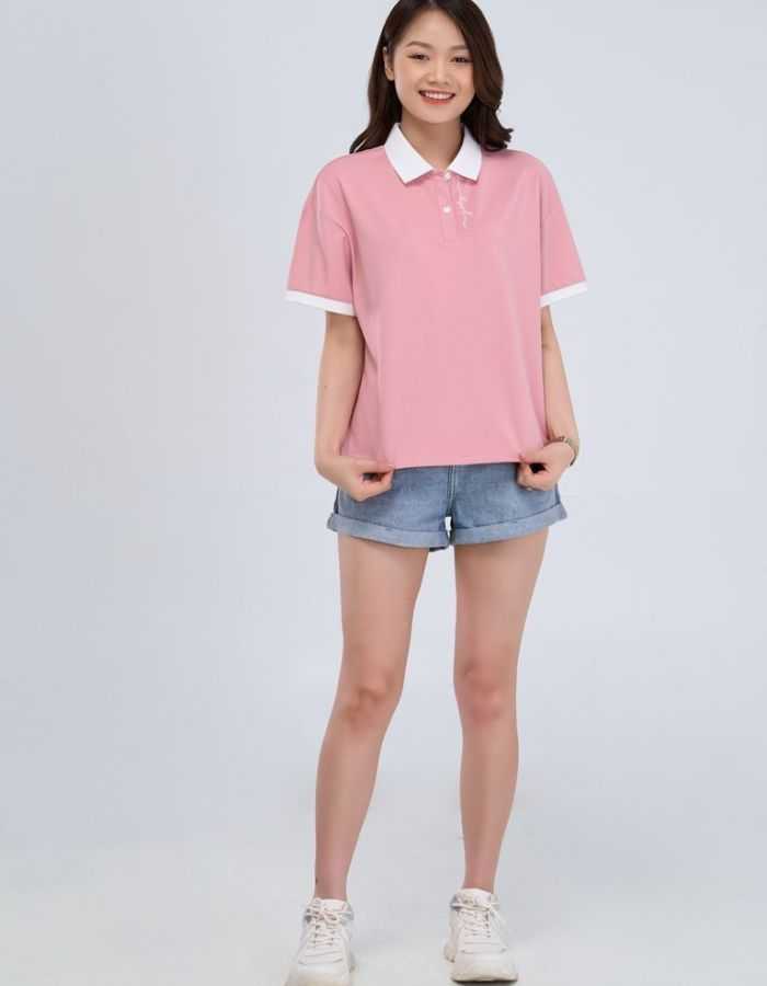 Phối áo polo với quần short trẻ trung, cá tính