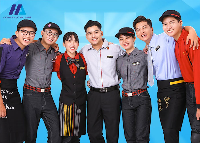 Đồng phục nhân viên McD rất đa dạng trong màu sắc