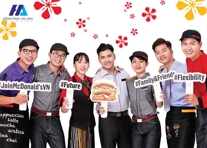 Sự đa dạng trong thiết kế đồng phục nhân viên McD phù hợp với đặc thù công việc